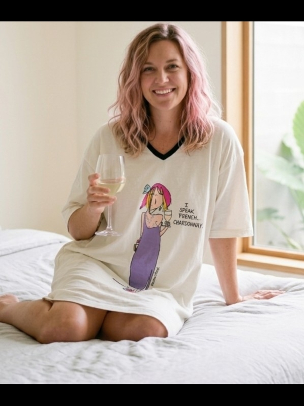 Emerson Street Graphic V‑Neck Nightshirt with Colorful Wino Cartoon O/S